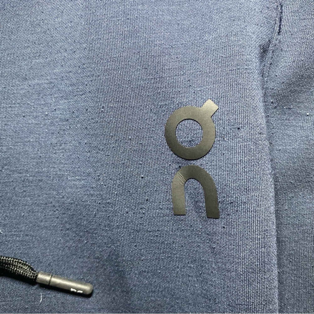 On Cloud Running Performance Stretch Sweatpants N… - image 2